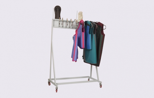 mobile-storage-system-with-hangers