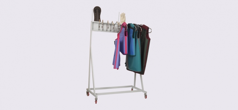 mobile-storage-system-with-hangers